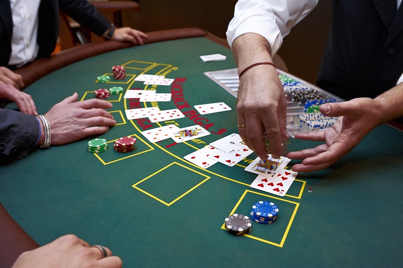 blackjack table dealer